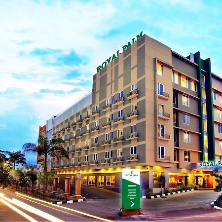 Royal Palm Hotel & Conference Center Cengkareng Jakarta Exterior photo
